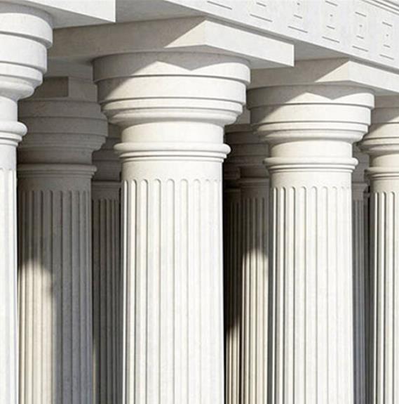 EPS羅馬柱的核心材質(zhì)是聚苯乙烯泡沫，這種泡沫材料經(jīng)過特殊的切割、雕刻和塑形工藝