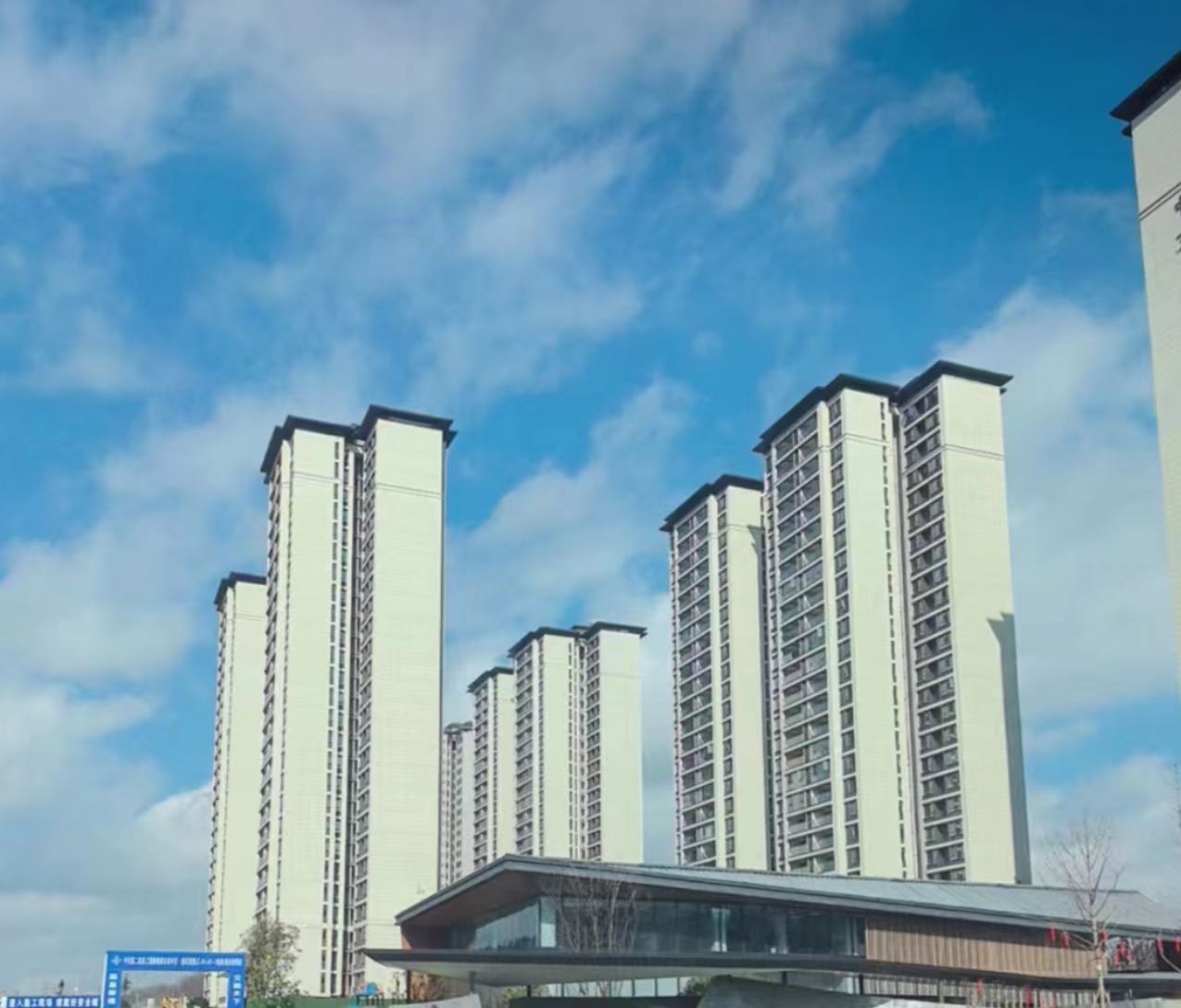 清鎮(zhèn)市·中交·春風(fēng)景里 【eps線(xiàn)條廠家】裝飾必備:揭秘eps外墻線(xiàn)條的獨(dú)特魅力