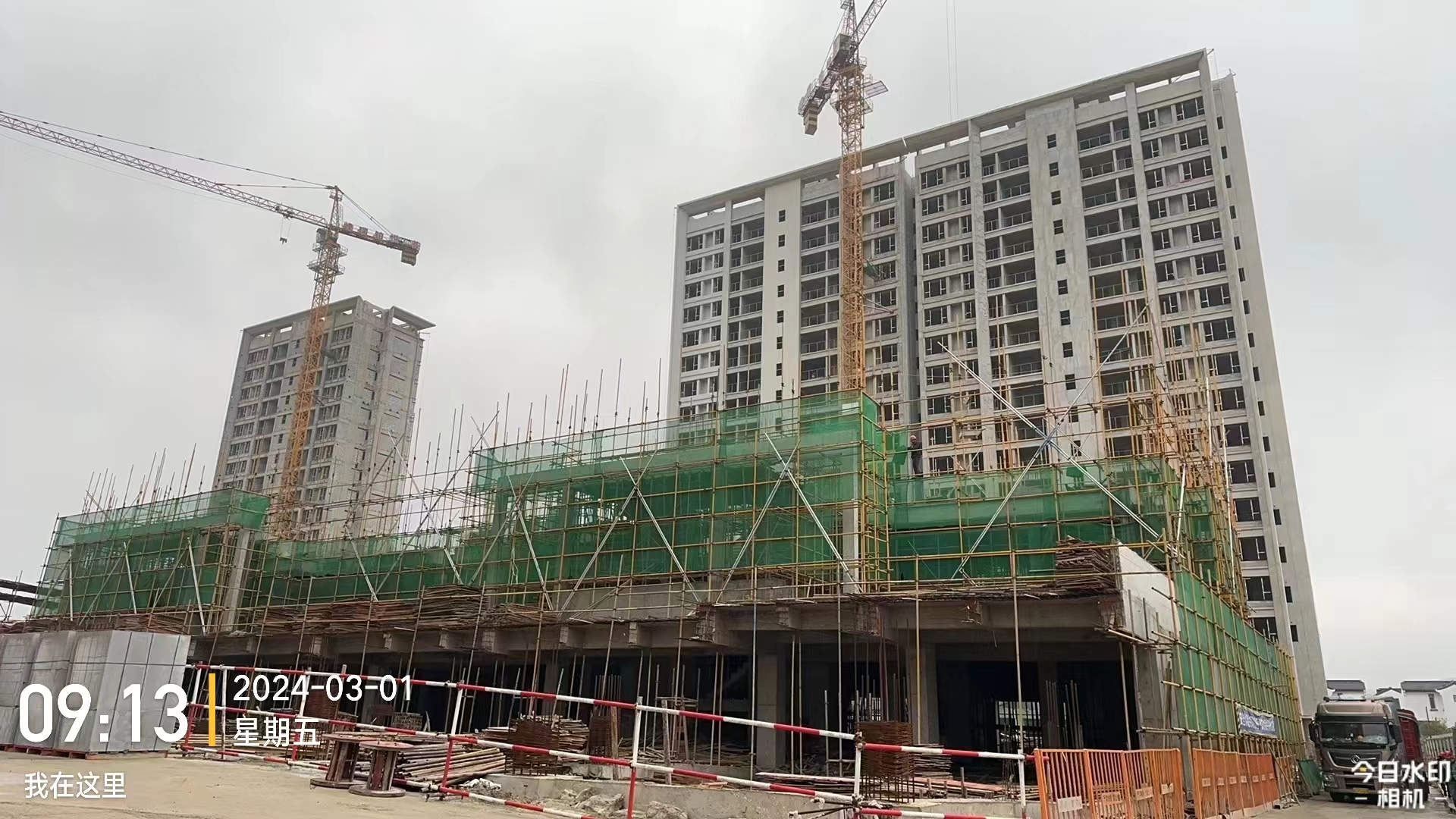 在選購EPS線條之前，業(yè)主需要明確自己的裝飾需求，包括線條的材質(zhì)、顏色、紋理等