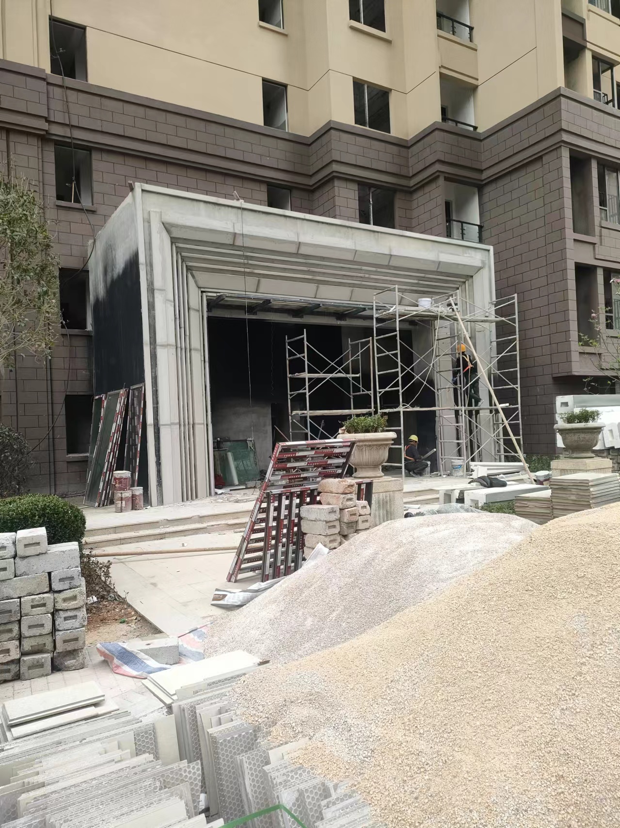 微信圖片_20240327083322 EPS外墻構(gòu)件損壞修補前的準(zhǔn)備工作