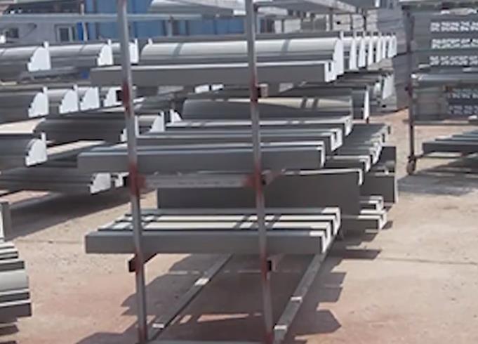 傳統(tǒng)線條：傳統(tǒng)木質或石膏線條