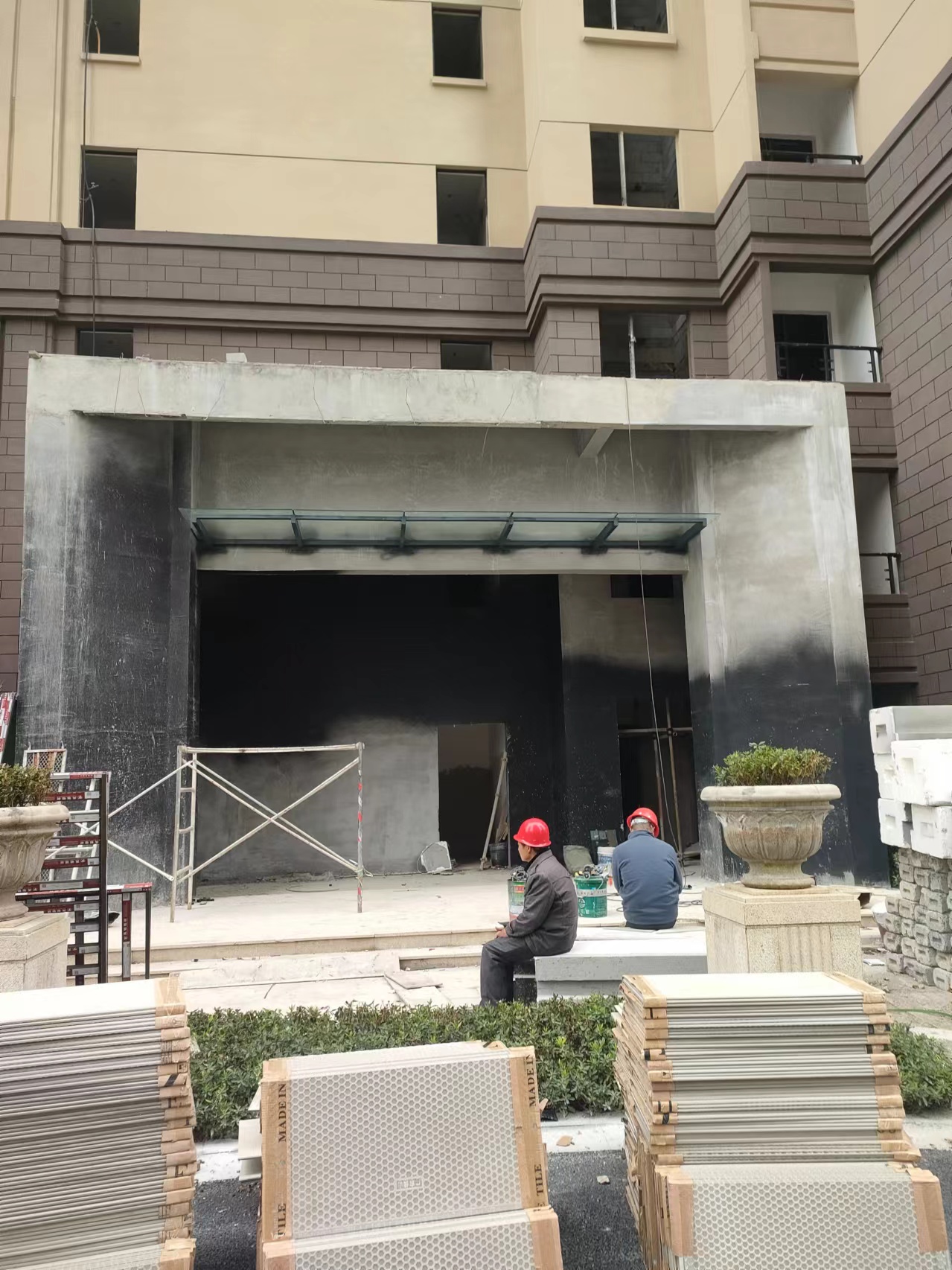 【eps線條廠家】豪華住宅EPS外墻裝飾線條施工步驟全解析，打造高級(jí)感墻面！